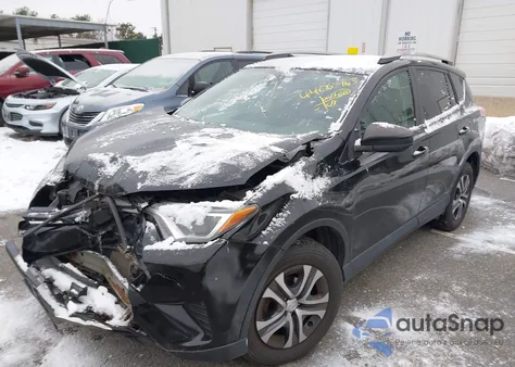 2018 Toyota Rav4 Le z USA, uszkodzony, nr VIN 2T3BFREV2JW839290